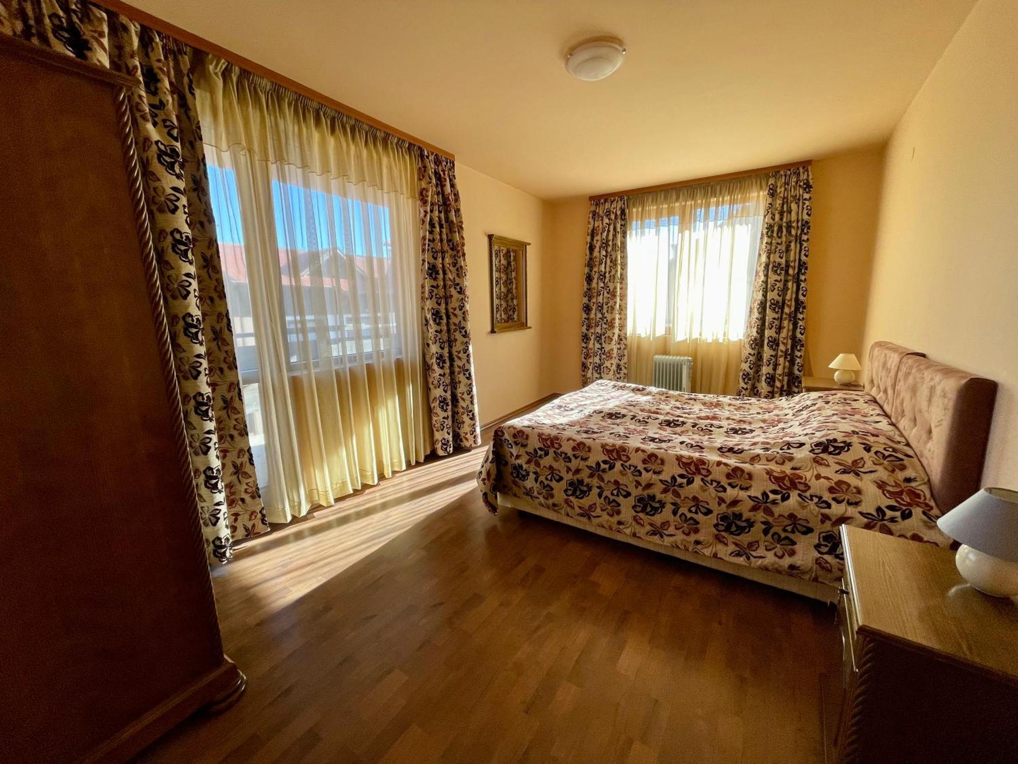 Private Apartments Next To Bellevue Residence Bansko Exterior photo